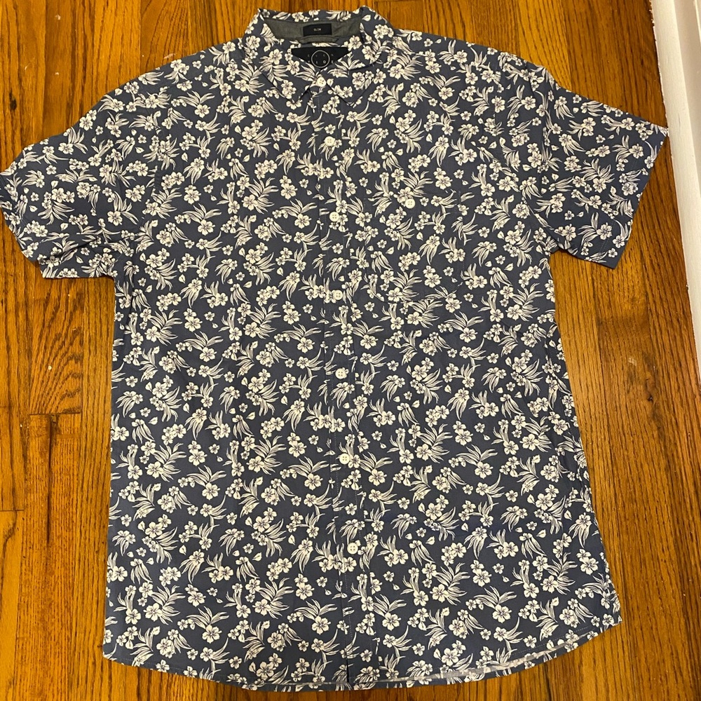 Even Tide short sleeve button up shirt, men’s M